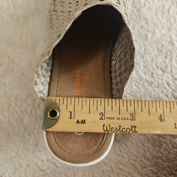 Bernie Mev. -Runs Small- Metallic Tan Slide Wedge Sandals size 38 6.5 6 - Picture 9 of 11